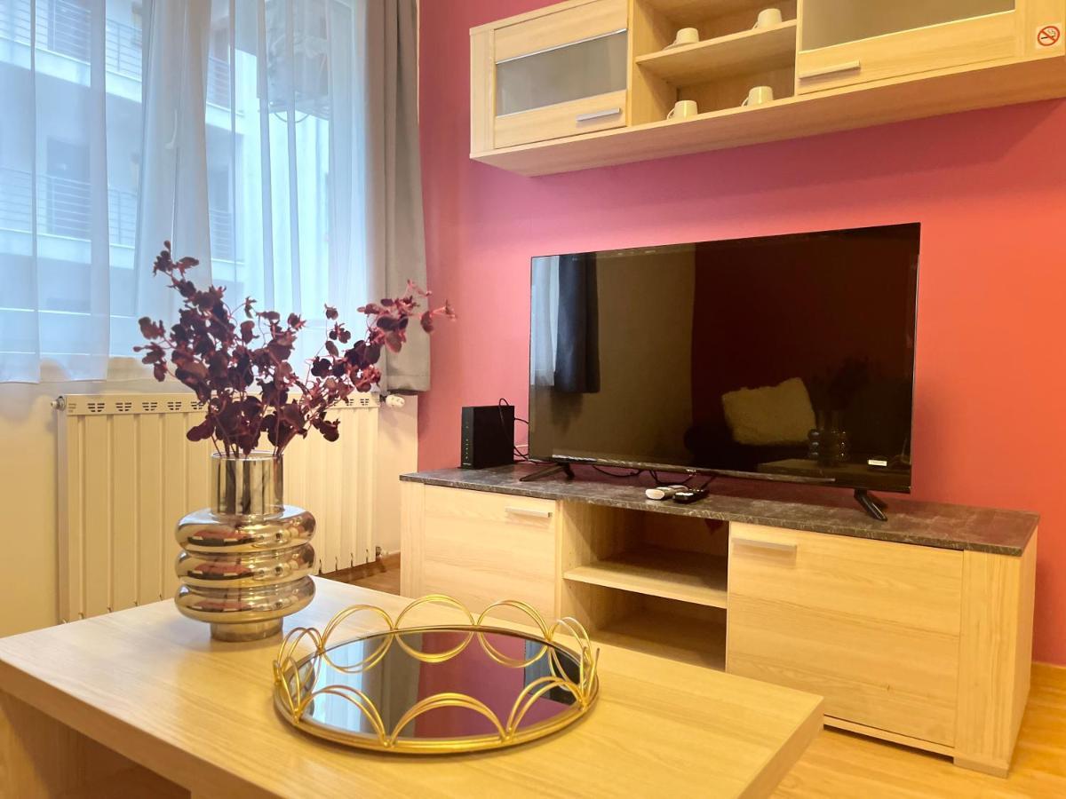 Corvin Pearl Deluxe Budapest Exterior photo